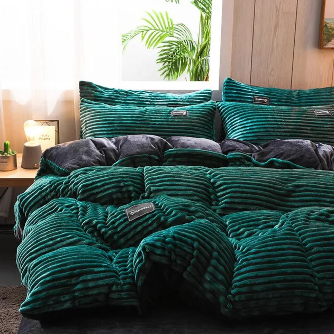 Boho Aesthetic Skin Friendly Large Soft Four-Piece Velvet Luxury Quilt Comforter Set | Biophilic Design Airbnb Decor Furniture 